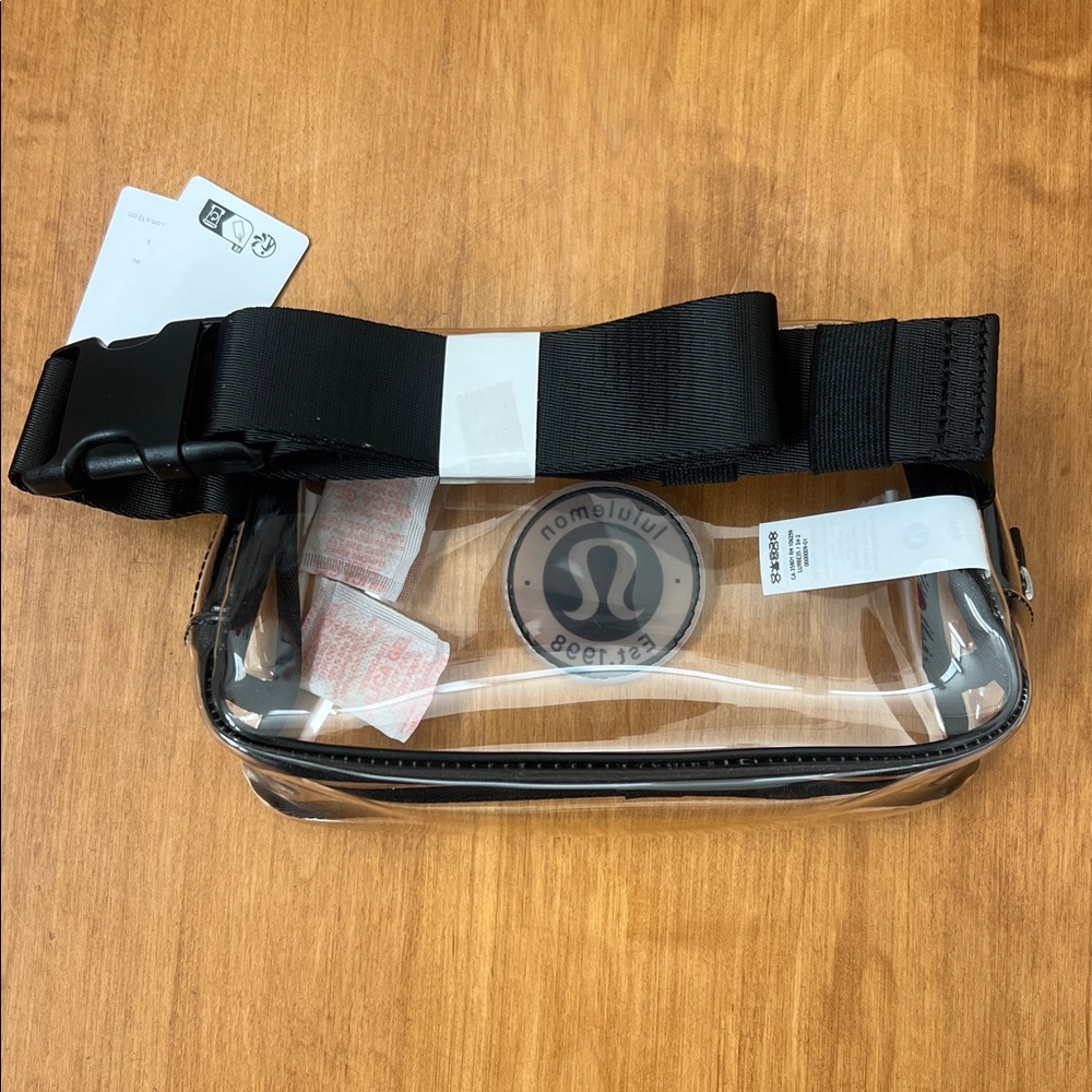 Everywhere Belt Bag *Clear - Picture 3 of 3